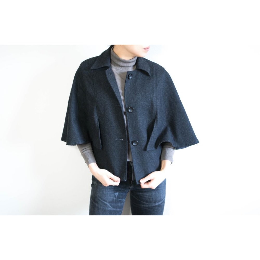 Wool Cape - Picture 2 of 2